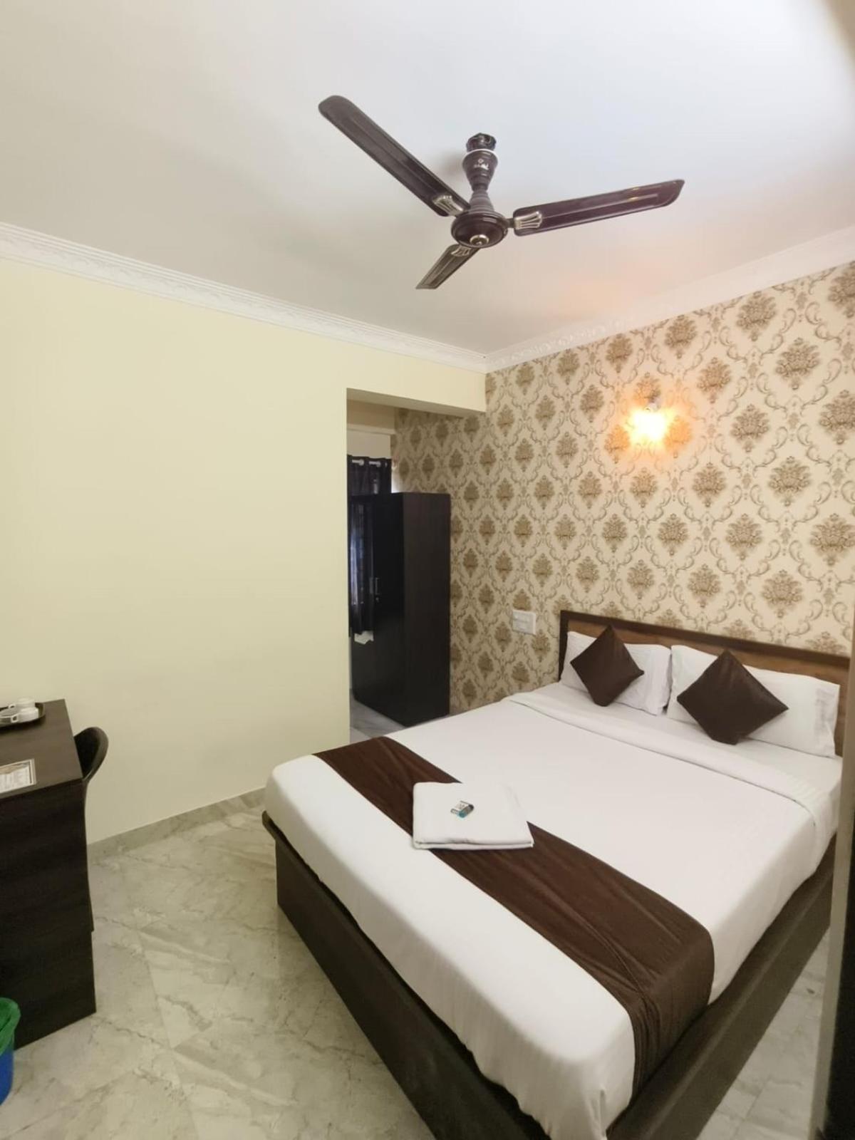 Kammasandra Hotel East Park Electronic City חדר תמונה